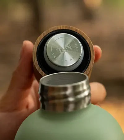 Metallflasche mit Schraubverschluss auslaufsicher und robust